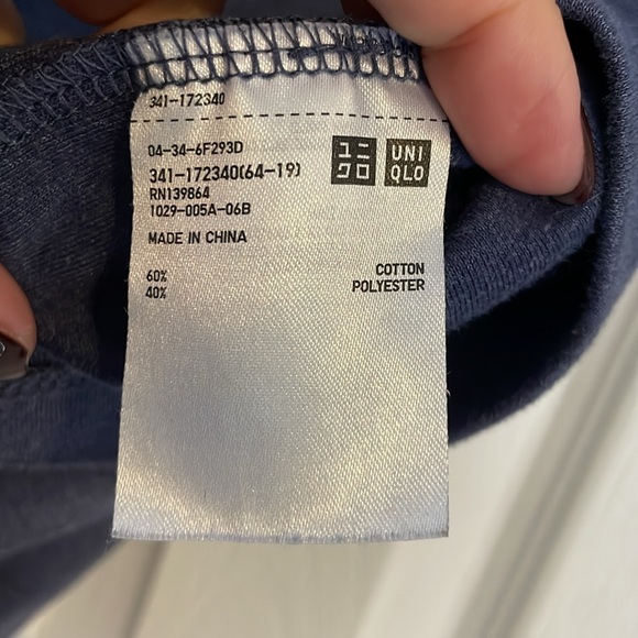 Uniqlo long sleeve - Picture 3 of 4